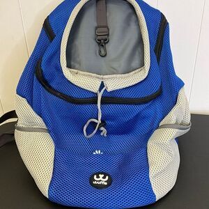 Brand New Wuffles Animal Dog Cat Backpack Black Blue Safety Belt Carrier